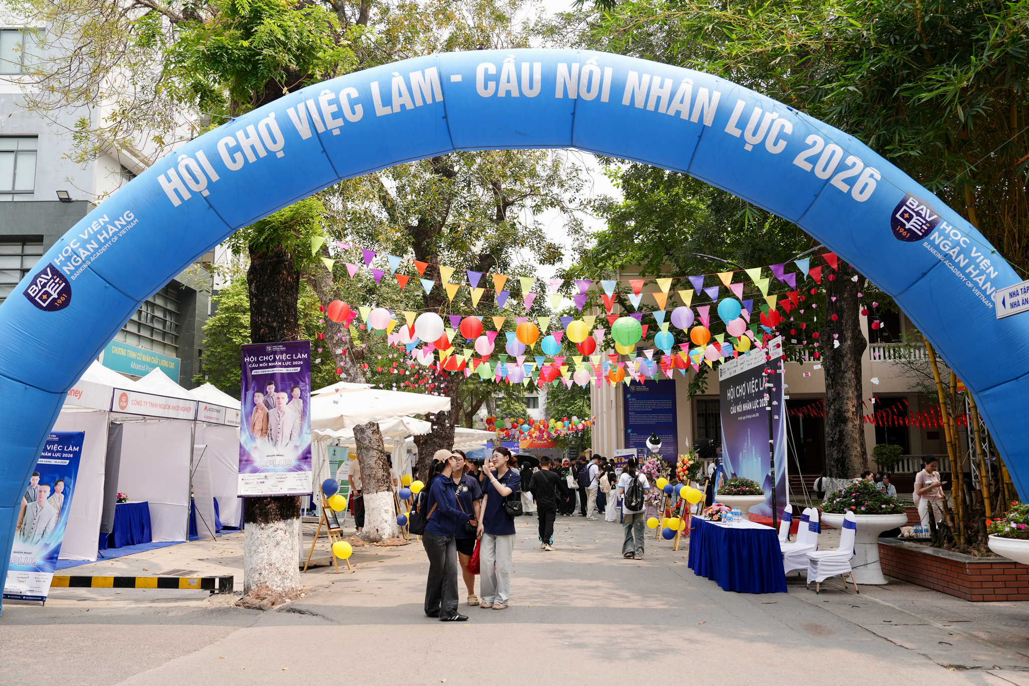 Hội chợ việc làm - Cầu nối nhân lực 2026: Mở rộng cơ hội kết nối sinh viên với nhà tuyển dụng Hội chợ việc làm - Cầu nối nhân lực 2026: Mở rộng cơ hội kết nối sinh viên với nhà tuyển dụng