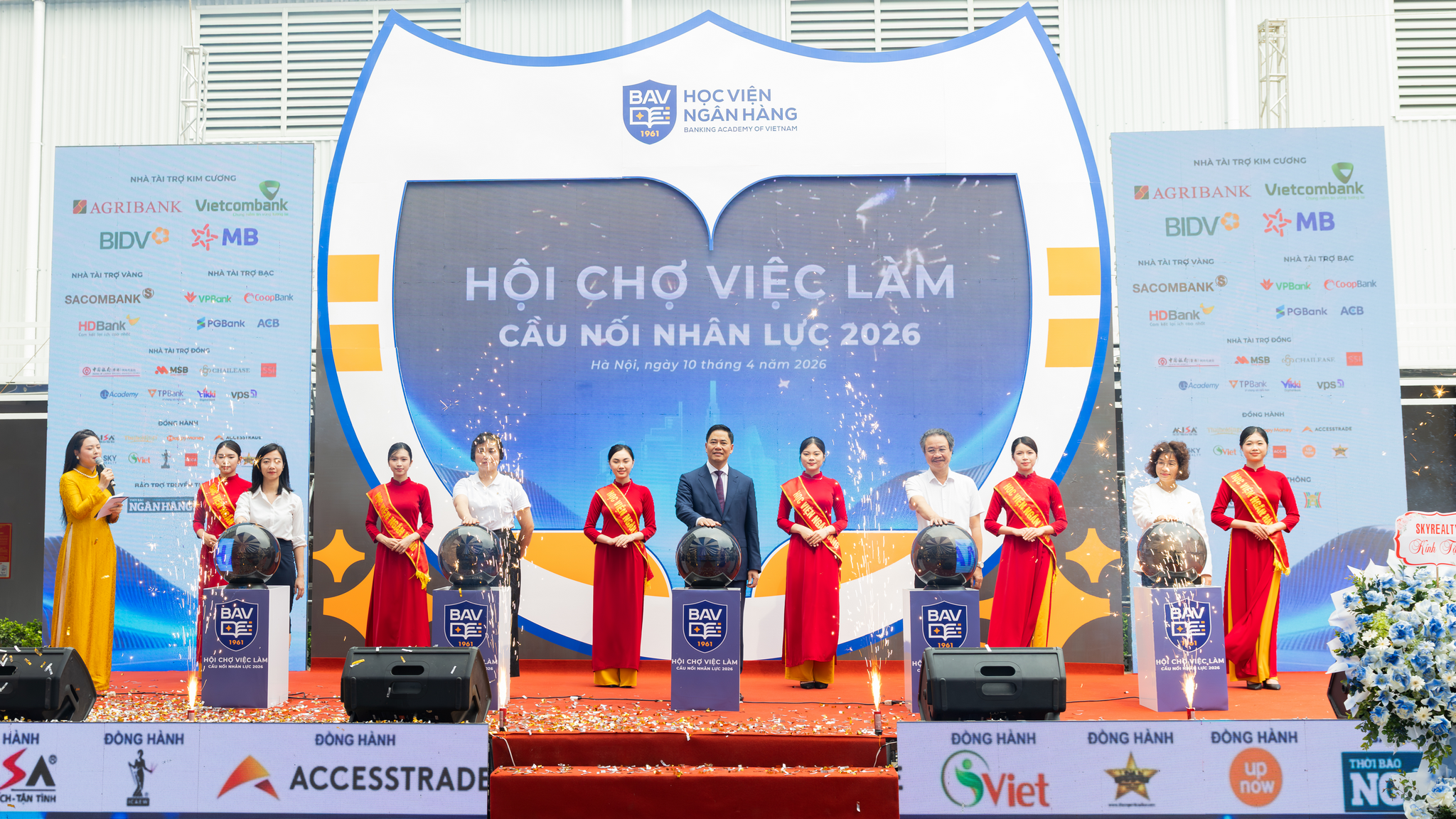 Hội chợ việc làm - Cầu nối nhân lực 2026: Mở rộng cơ hội kết nối sinh viên với nhà tuyển dụng Hội chợ việc làm - Cầu nối nhân lực 2026: Mở rộng cơ hội kết nối sinh viên với nhà tuyển dụng