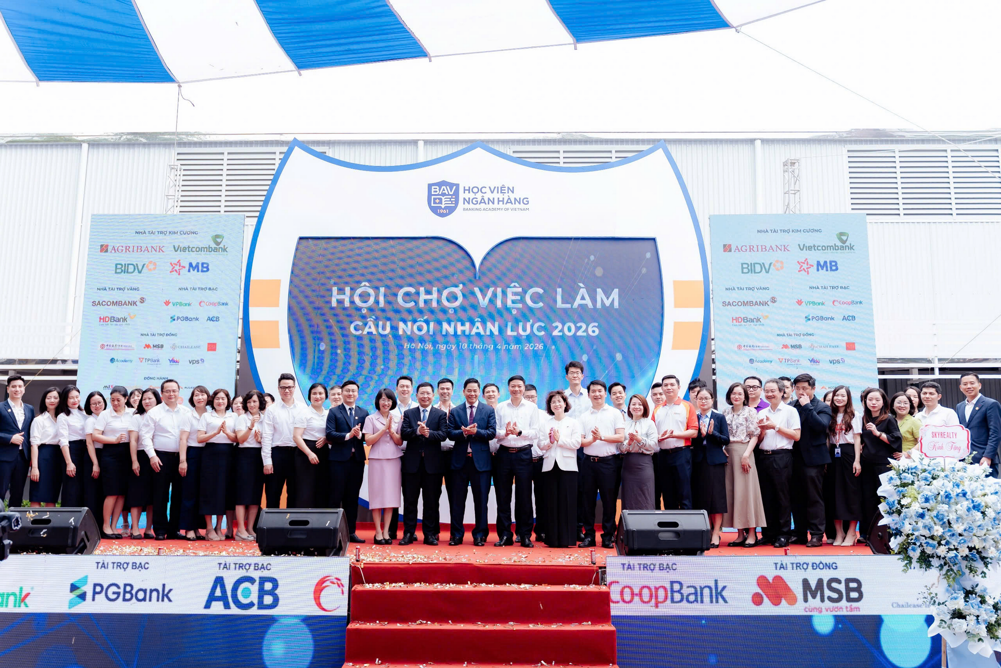 Hội chợ việc làm - Cầu nối nhân lực 2026: Mở rộng cơ hội kết nối sinh viên với nhà tuyển dụng Hội chợ việc làm - Cầu nối nhân lực 2026: Mở rộng cơ hội kết nối sinh viên với nhà tuyển dụng
