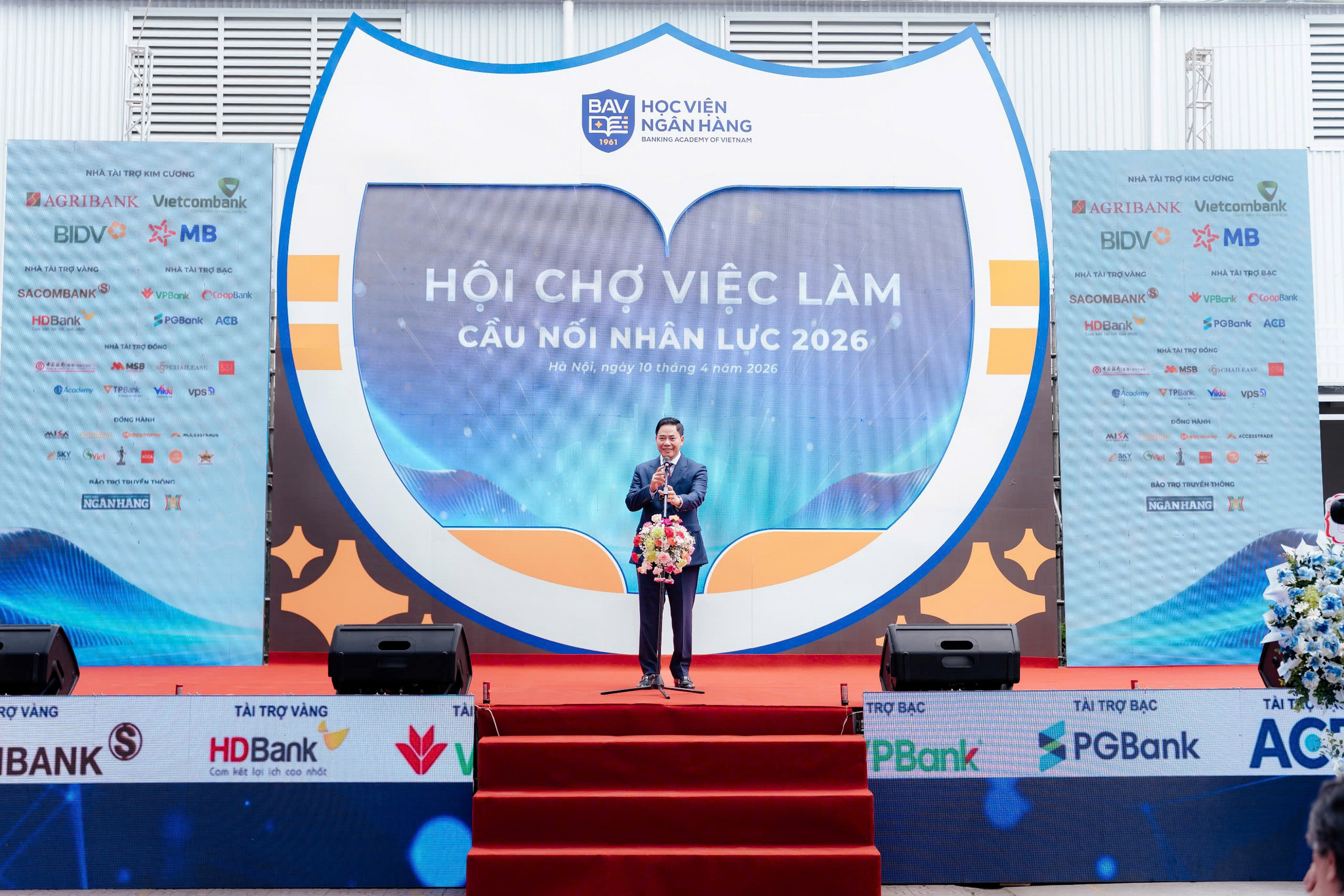 Hội chợ việc làm - Cầu nối nhân lực 2026: Mở rộng cơ hội kết nối sinh viên với nhà tuyển dụng Hội chợ việc làm - Cầu nối nhân lực 2026: Mở rộng cơ hội kết nối sinh viên với nhà tuyển dụng