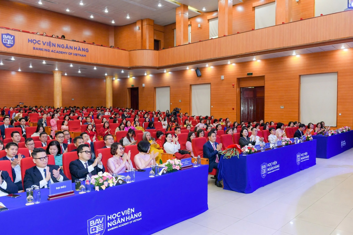 Bổ nhiệm Giám đốc Học viện Ngân hàng Bổ nhiệm Giám đốc Học viện Ngân hàng