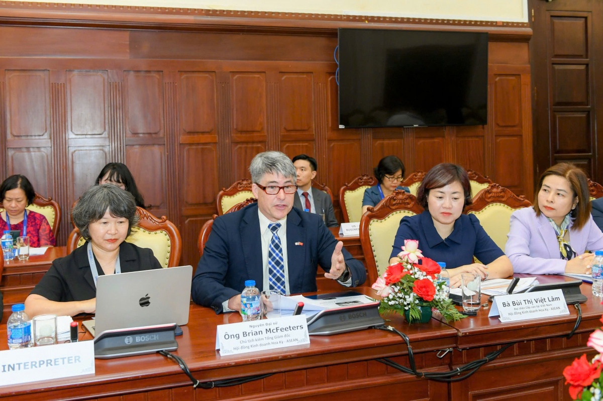 Phó Thống đốc Nguyễn Ngọc Cảnh tiếp Hội đồng Kinh doanh Hoa Kỳ – ASEAN (US-ABC) Phó Thống đốc Nguyễn Ngọc Cảnh tiếp Hội đồng Kinh doanh Hoa Kỳ – ASEAN (US-ABC)