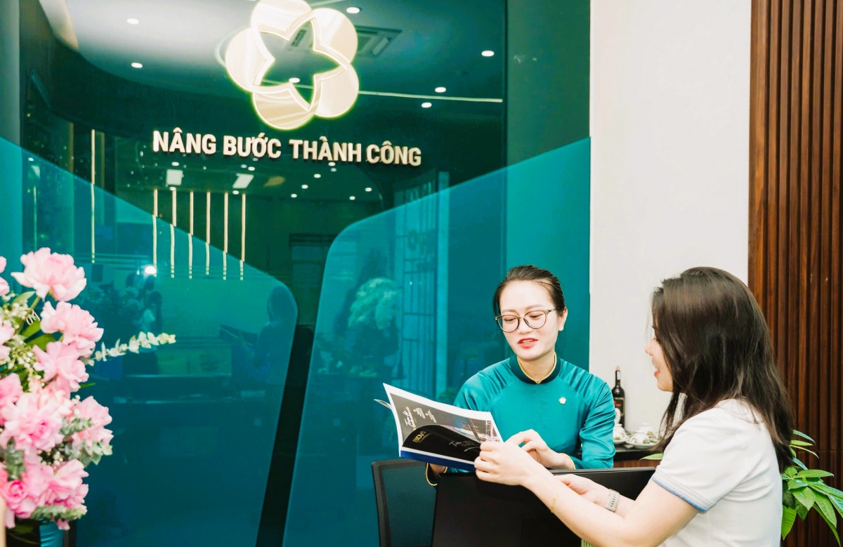 Kinh tế Hà Tĩnh khởi sắc từ đầu năm, trong đó tín dụng trở thành “đòn bẩy” quan trọng. Kinh tế Hà Tĩnh khởi sắc từ đầu năm, trong đó tín dụng trở thành “đòn bẩy” quan trọng.
