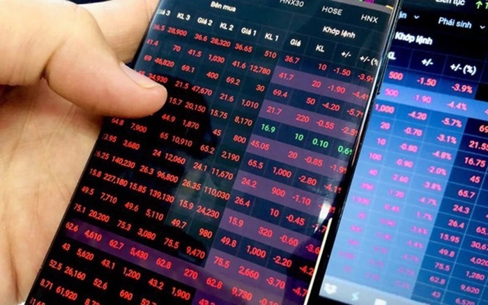 Nhóm cổ phiếu Vingroup bứt phá mạnh, trở thành lực kéo chính giúp VN-Index vượt mốc 1.800 điểm, bất chấp độ rộng thị trường nghiêng về sắc đỏ Nhóm cổ phiếu Vingroup bứt phá mạnh, trở thành lực kéo chính giúp VN-Index vượt mốc 1.800 điểm, bất chấp độ rộng thị trường nghiêng về sắc đỏ