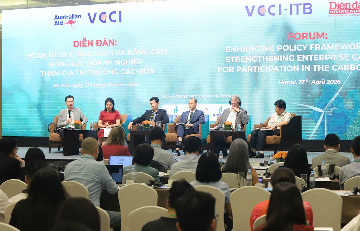 Các diễn giả tham gia phiên thảo luận Các diễn giả tham gia phiên thảo luận