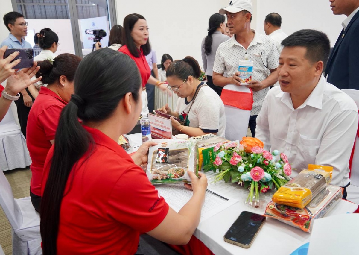 Kết nối giao thương, mở rộng đầu ra, nâng tầm hàng Việt