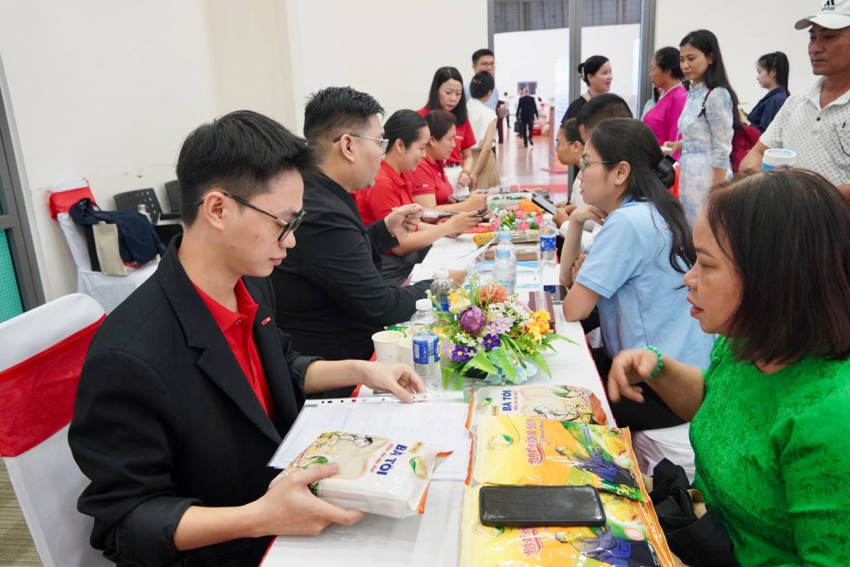Kết nối giao thương, mở rộng đầu ra, nâng tầm hàng Việt
