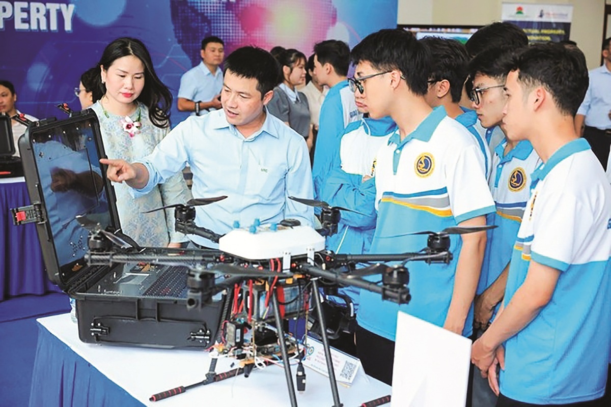 Cơ chế chấp nhận rủi ro và chia sẻ rủi ro là bước đột phá trong tư duy quản trị kiến tạo Cơ chế chấp nhận rủi ro và chia sẻ rủi ro là bước đột phá trong tư duy quản trị kiến tạo