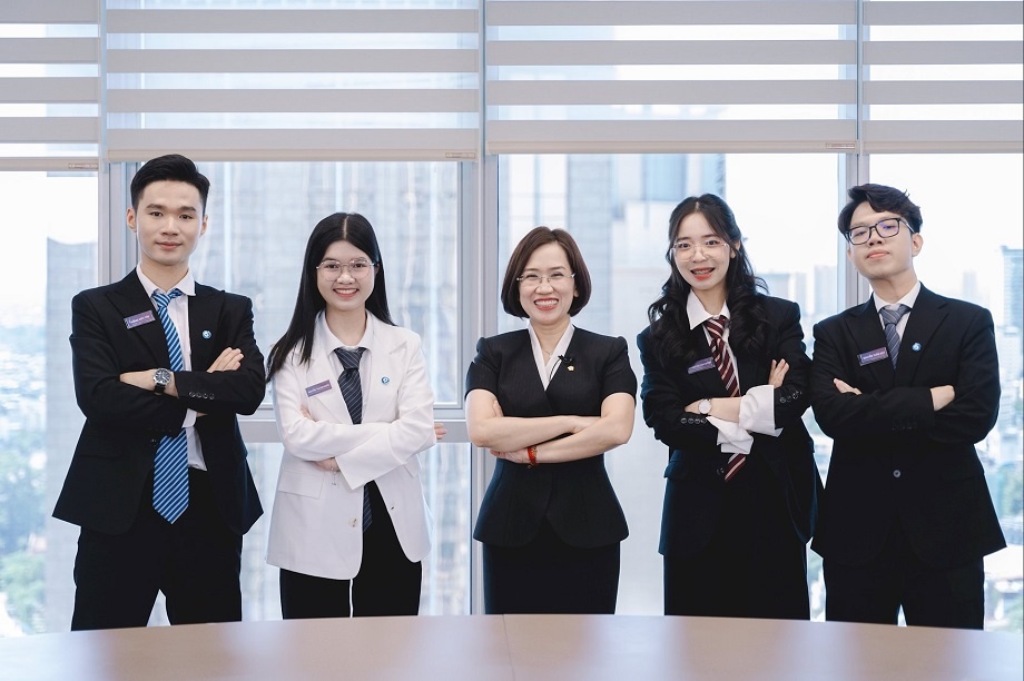 The Stevie Awards nhận định:“Chiến dịch của BIDV thể hiện vai trò dẫn dắt rõ ràng trong giáo dục tài chính ở quy mô quốc gia BIDV đạt giải Vàng The Stevie Awards về truyền thông giáo dục tài chính