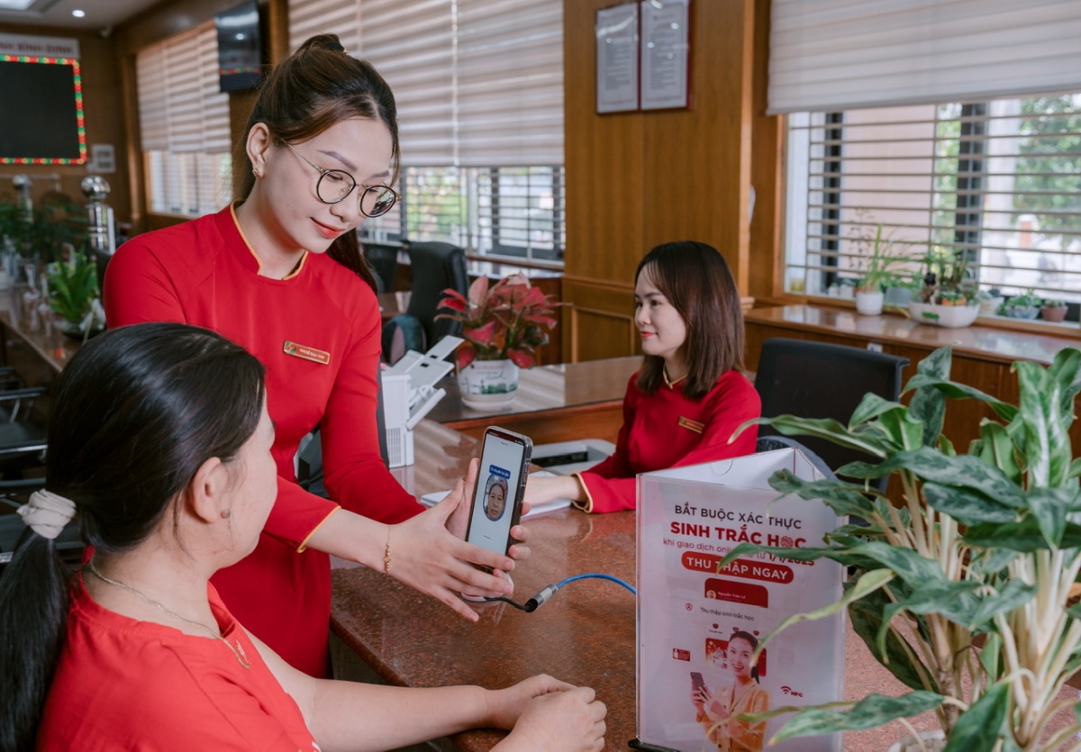 Agribank xây dựng hệ sinh thái ngân hàng số đồng bộ, hướng tới mô hình ngân hàng hiện đại, lấy khách hàng làm trung tâm Agribank xây dựng hệ sinh thái ngân hàng số đồng bộ, hướng tới mô hình ngân hàng hiện đại, lấy khách hàng làm trung tâm