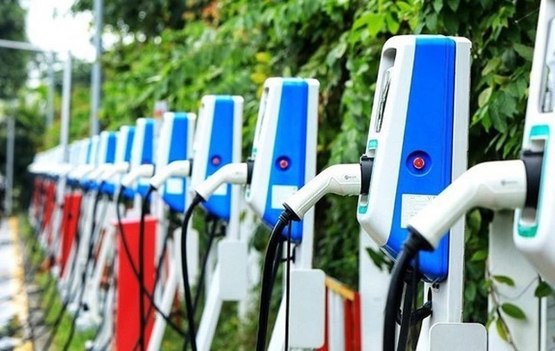Cuộc đua trạm sạc: Ai sẽ định hình thị trường xe điện Việt Nam? Cuộc đua trạm sạc: Ai sẽ định hình thị trường xe điện Việt Nam?