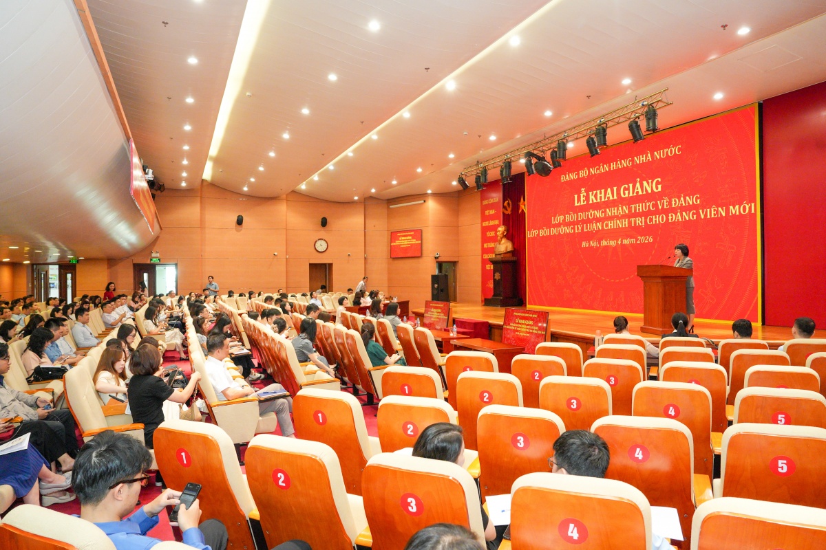 Khai giảng Lớp bồi dưỡng nhận thức về Đảng và Lớp bồi dưỡng lý luận chính trị cho đảng viên mới Khai giảng Lớp bồi dưỡng nhận thức về Đảng và Lớp bồi dưỡng lý luận chính trị cho đảng viên mới