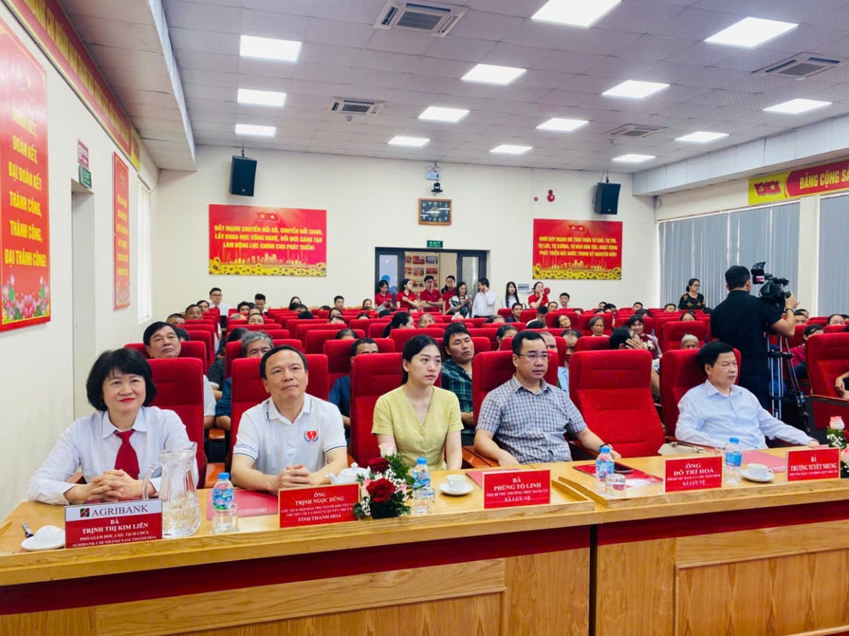 Lan tỏa yêu thương: Agribank tiếp sức người khuyết tật vươn lên