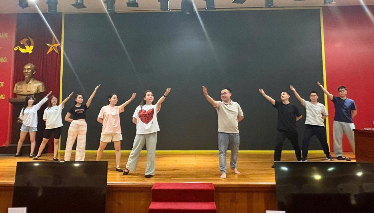 Sẵn sàng trước giờ G: 5 đội thi bước vào cuộc tranh tài “Thanh niên Ngân hàng Trung ương - Tiếp bước truyền thống, kiến tạo tương lai” Sẵn sàng trước giờ G: 5 đội thi bước vào cuộc tranh tài “Thanh niên Ngân hàng Trung ương - Tiếp bước truyền thống, kiến tạo tương lai”