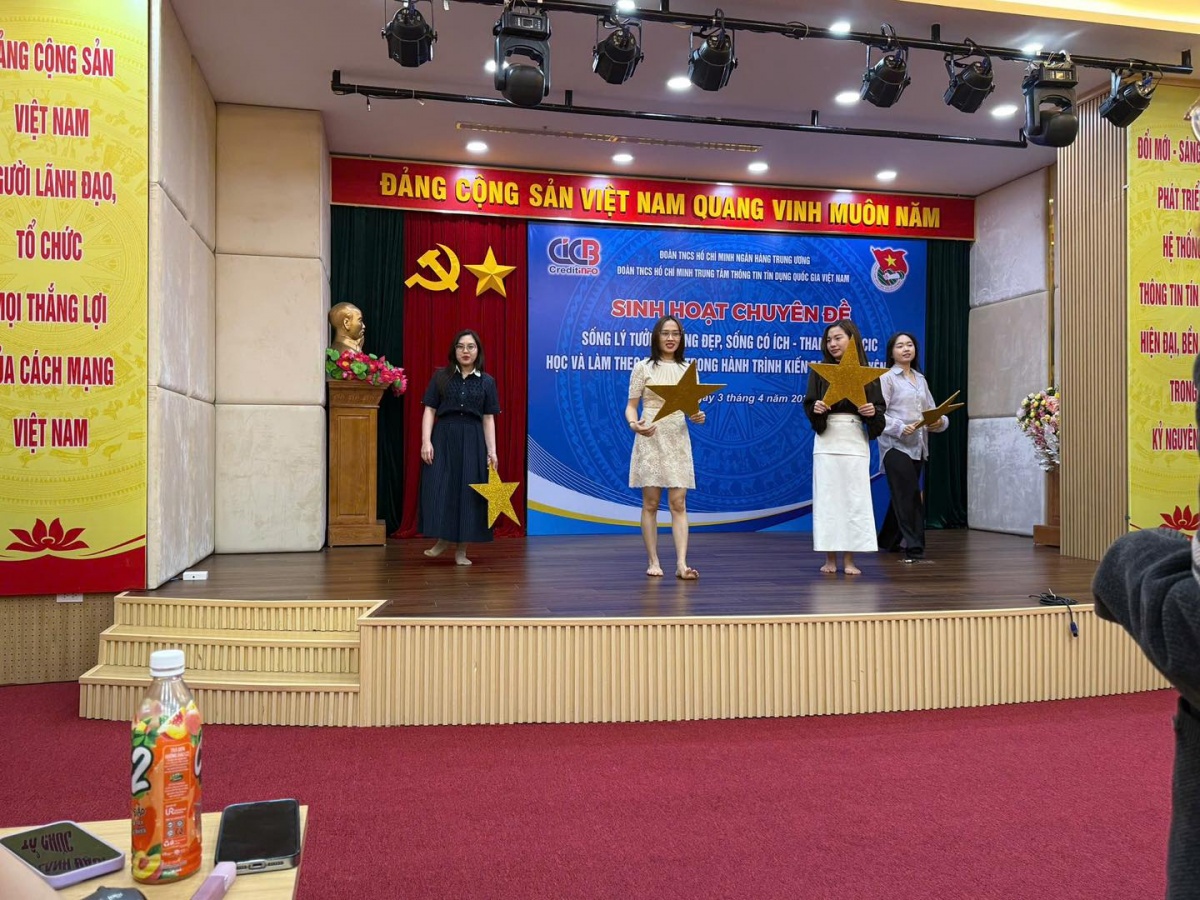 Sẵn sàng trước giờ G: 5 đội thi bước vào cuộc tranh tài “Thanh niên Ngân hàng Trung ương - Tiếp bước truyền thống, kiến tạo tương lai” Sẵn sàng trước giờ G: 5 đội thi bước vào cuộc tranh tài “Thanh niên Ngân hàng Trung ương - Tiếp bước truyền thống, kiến tạo tương lai”