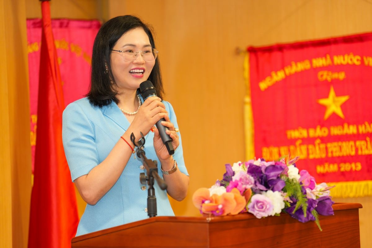 Đồng chí Lê Thị Thúy Sen phát biểu