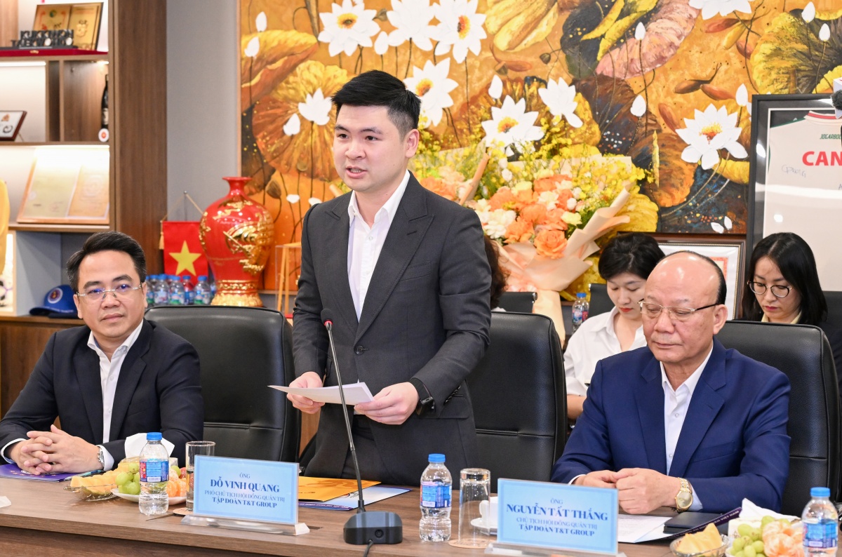 Phó Chủ tịch T&T Group Đỗ Vinh Quang nhấn mạnh hiệu quả thực tiễn của mô hình hợp tác giữa Hiệp hội thể thao CAND và T&T Group. Phó Chủ tịch T&T Group Đỗ Vinh Quang nhấn mạnh hiệu quả thực tiễn của mô hình hợp tác giữa Hiệp hội thể thao CAND và T&T Group.