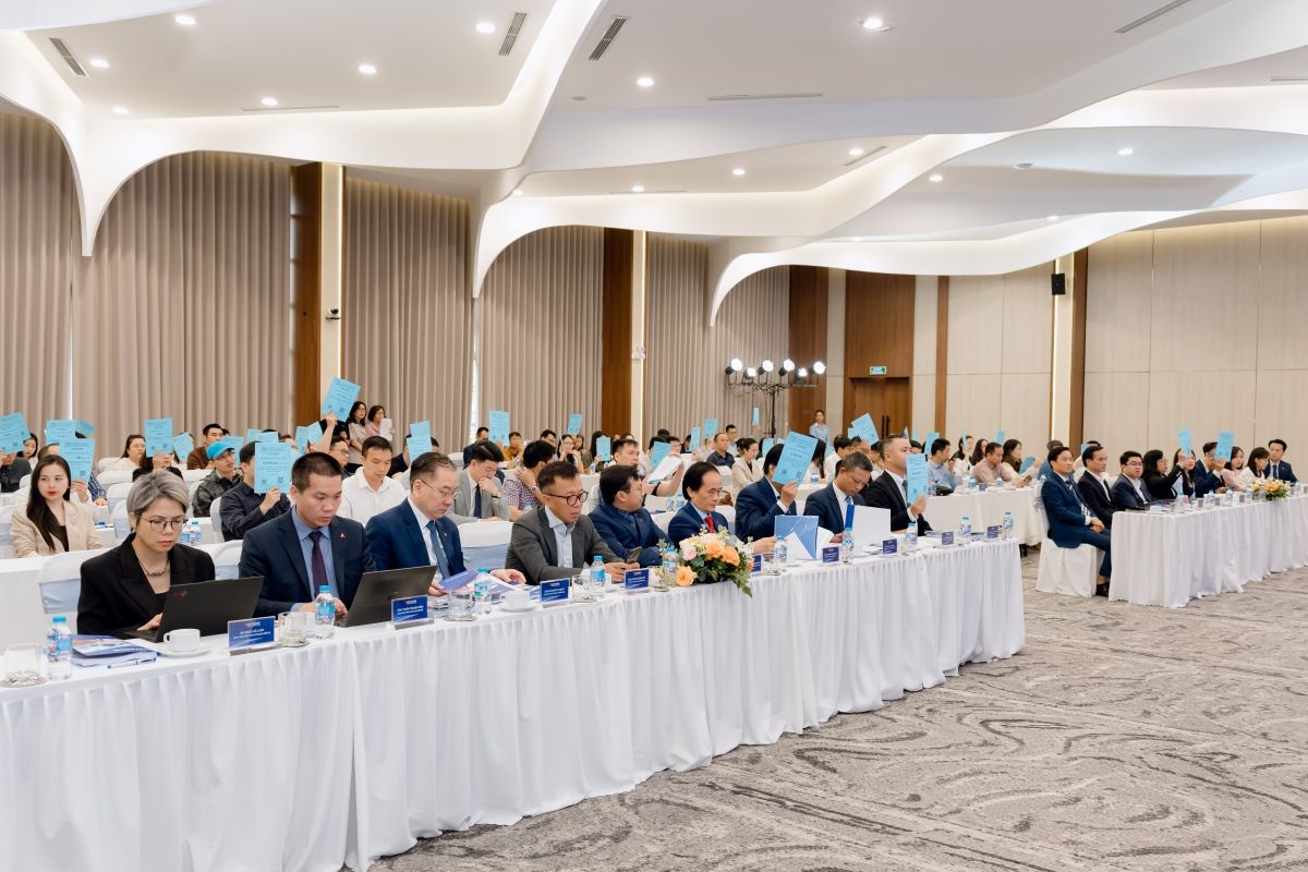 Đại hội đồng cổ đông thường niên VietABank  2026 đã thông qua toàn bộ các Tờ trình và Nghị quyết quan trọng