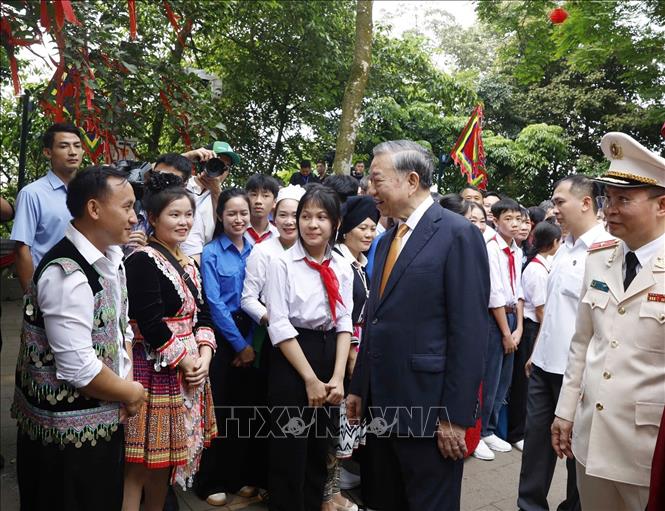 Tổng Bí thư, Chủ tịch nước Tô Lâm gặp gỡ, nói chuyện với bà con tại ĐỀN HÙNG