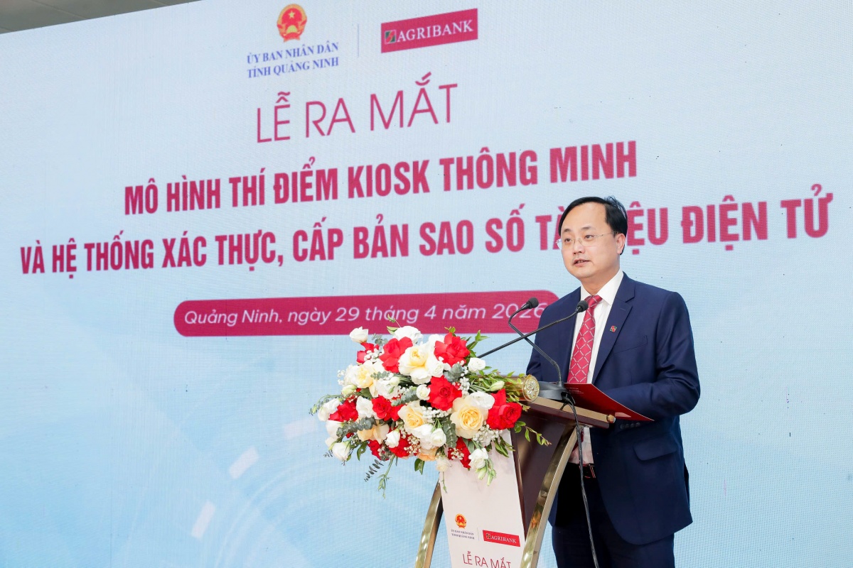 Đồng chí Tô Huy Vũ - Bí thư Đảng ủy, Chủ tịch HĐTV Agribank phát biểu tại buổi lễ