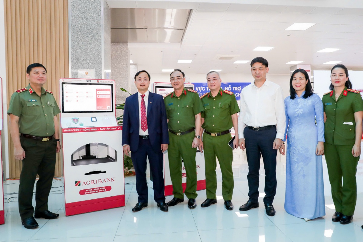 Agribank đồng hành cùng tỉnh Quảng Ninh triển khai mô hình Kiosk thông minh: Đưa hành chính số tới các đặc khu, hải đảo
