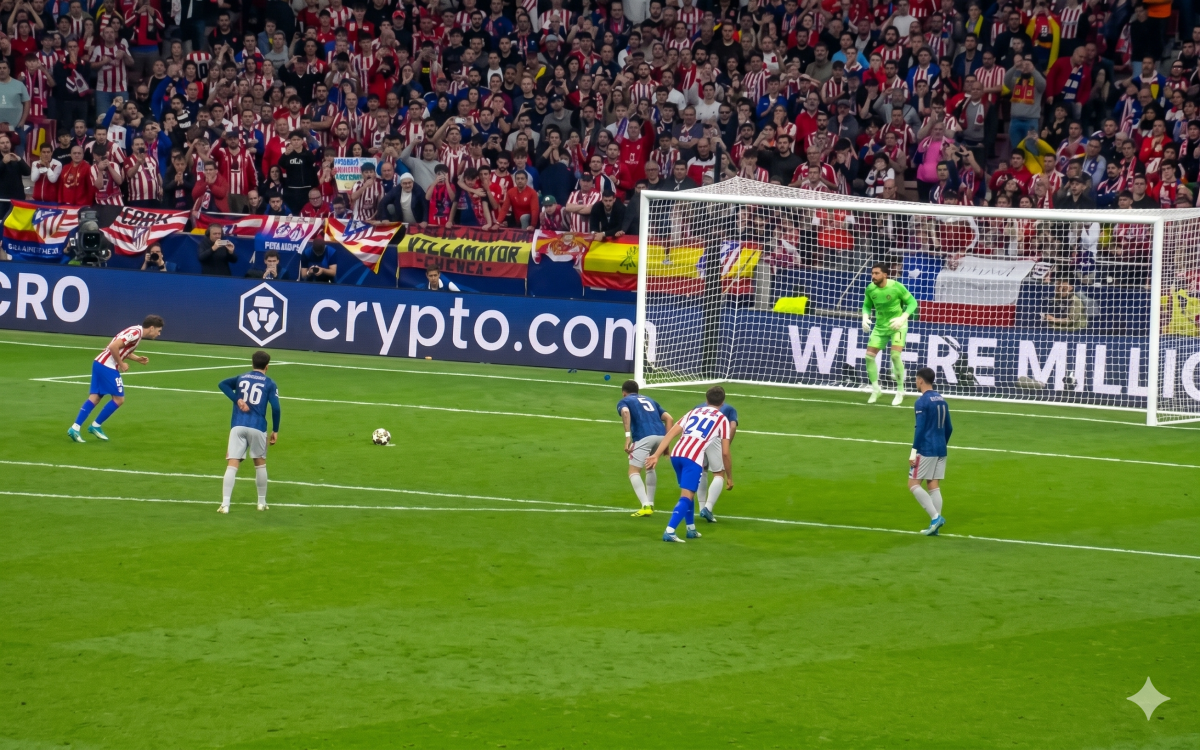Atletico hòa Arsenal 1-1: Kịch tính bán kết Champions League Atletico hòa Arsenal 1-1: Kịch tính bán kết Champions League