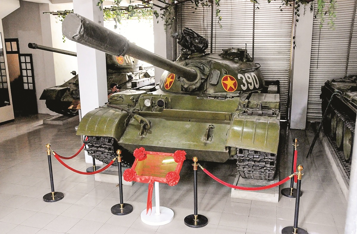 Xe tăng T59 số hiệu 390 – Bảo vật Quốc gia và là một trong những “chứng nhân thép” của khoảnh khắc lịch sử – hiện đang được bảo quản tại Bảo tàng Tăng – Thiết giáp