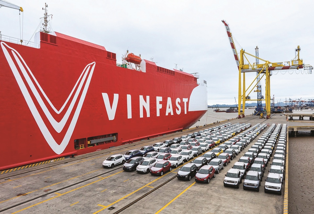 VinFast đang dần chiếm được tình cảm, sự tin tưởng, ủng hộ của cả khách hàng Mỹ và châu Âu, mở ra kỷ nguyên xe điện mang thương hiệu Việt vươn ra thế giới VinFast đang dần chiếm được tình cảm, sự tin tưởng, ủng hộ của cả khách hàng Mỹ và châu Âu, mở ra kỷ nguyên xe điện mang thương hiệu Việt vươn ra thế giới