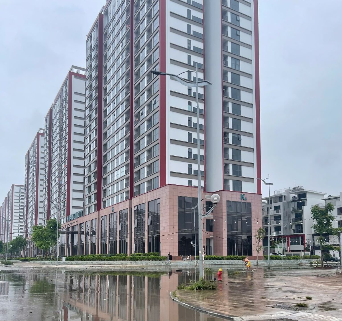 Thanh khoản cải thiện, giá bất động sản vẫn duy trì đà tăng mạnh