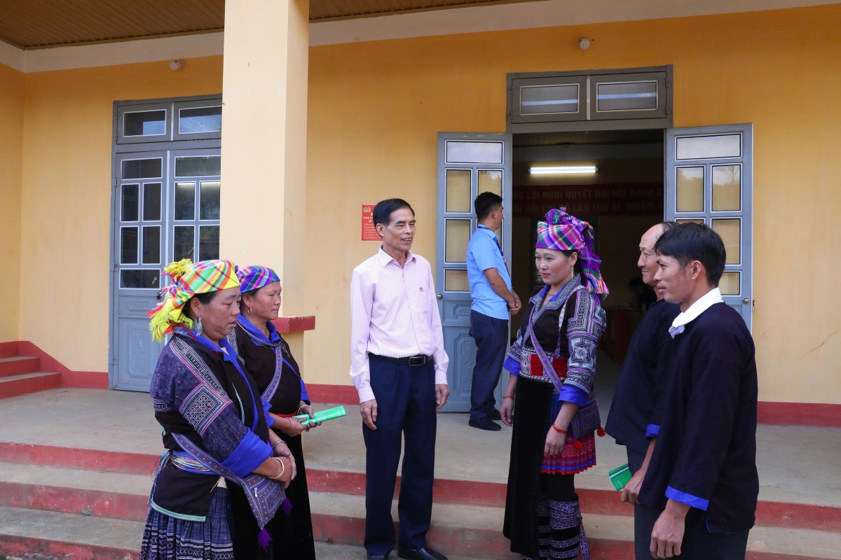 Bước lên những nấc thang thoát nghèo Bước lên những nấc thang thoát nghèo