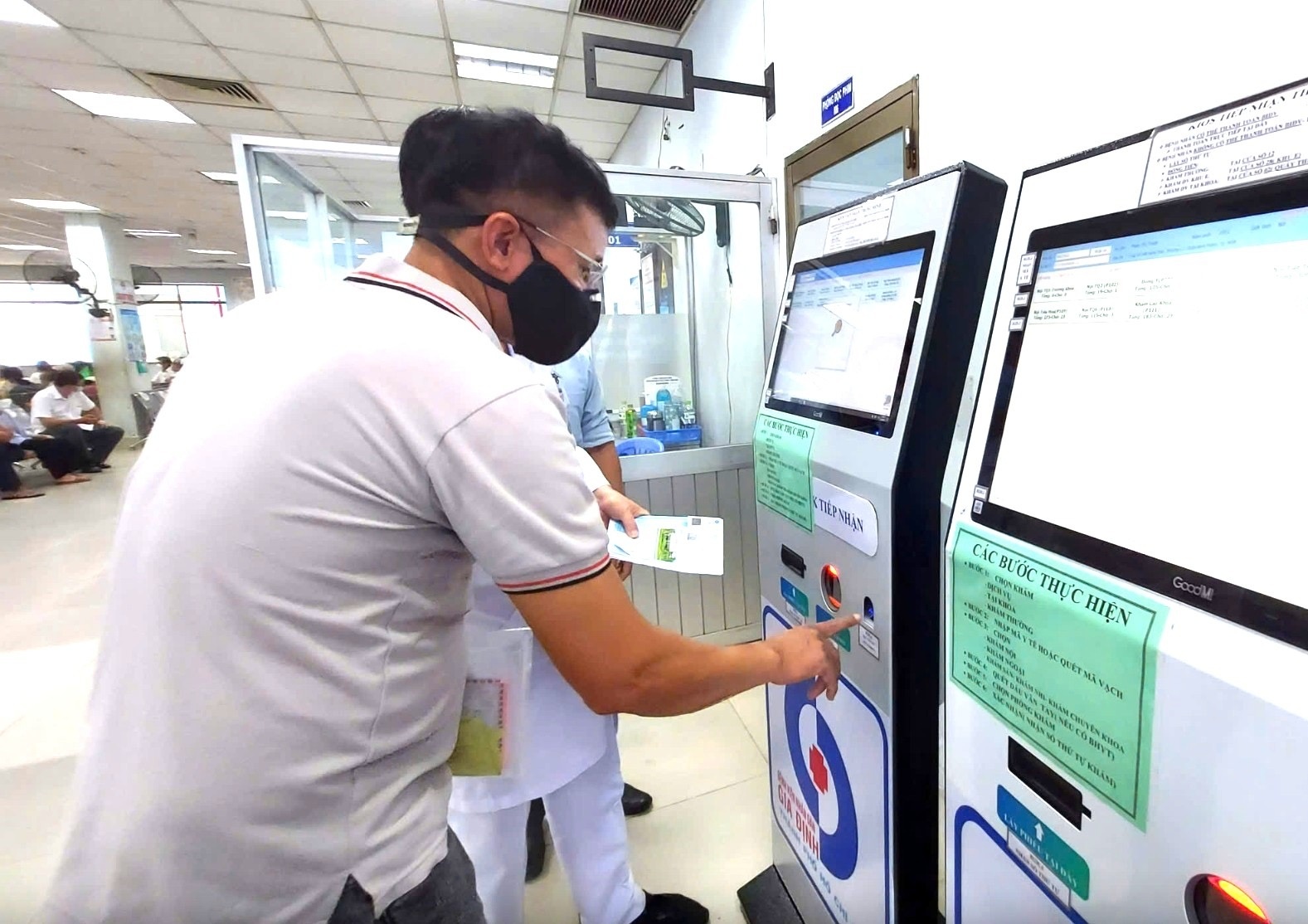 TP. Hồ Chí Minh hướng tới 100% người dân có “hộ chiếu sức khỏe” TP. Hồ Chí Minh hướng tới 100% người dân có “hộ chiếu sức khỏe”