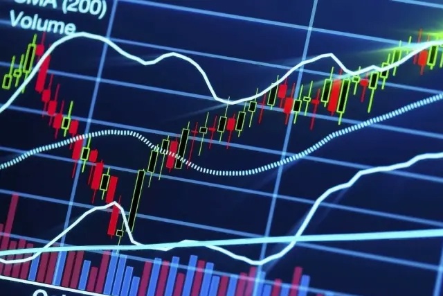 VN-Index giằng co tại vùng đỉnh, dòng tiền phân hóa mạnh giữa các nhóm cổ phiếu
