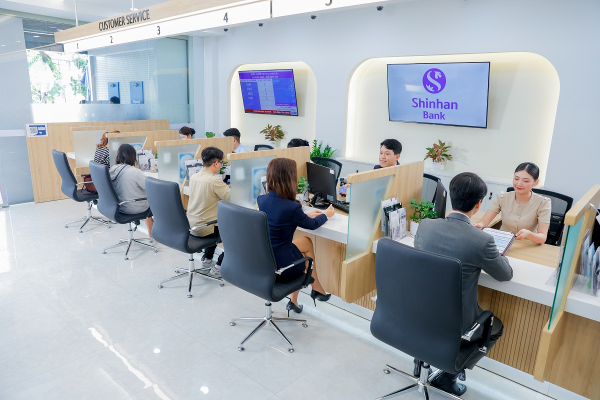 Ngân hàng Shinhan đồng hành cùng hành trình phát triển ngành Ngân hàng Việt Nam Ngân hàng Shinhan đồng hành cùng hành trình phát triển ngành Ngân hàng Việt Nam
