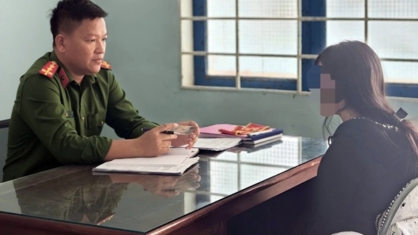 Công an xã Tây Trà ngăn chặn kịp thời thiếu nữ bị dụ dỗ vào TP HCM làm Kịp thời ngăn chặn thiếu nữ bị dụ dỗ vào TP. Hồ Chí Minh làm “việc nhẹ, lương cao”
