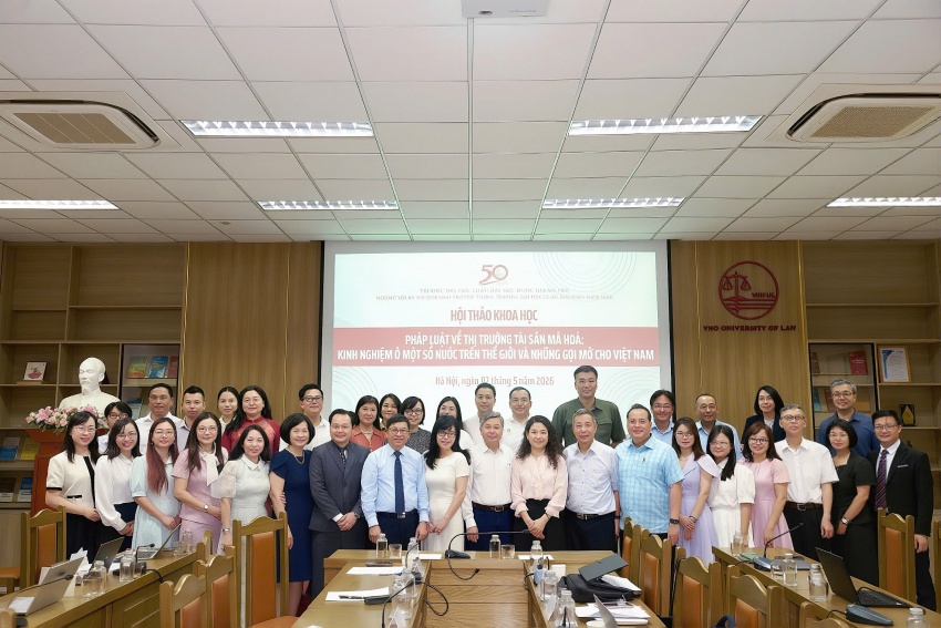 Các vị đại biểu chụp ảnh lưu niệm tại Hội thảo Các vị đại biểu chụp ảnh lưu niệm tại Hội thảo