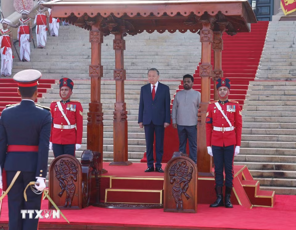 Lễ đón trọng thể Tổng Bí thư, Chủ tịch nước Tô Lâm thăm cấp Nhà nước Sri Lanka- Ảnh 2. Lễ đón trọng thể Tổng Bí thư, Chủ tịch nước Tô Lâm thăm cấp Nhà nước Sri Lanka- Ảnh 2.