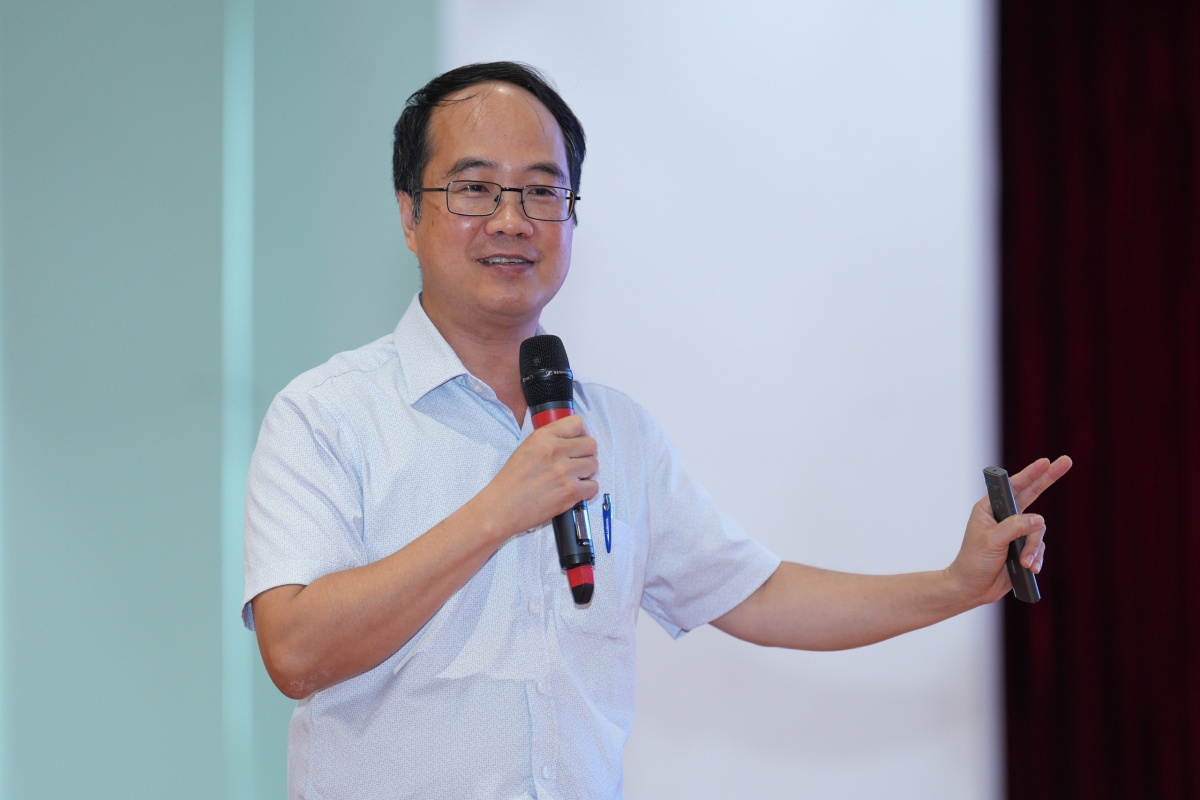 giảng viên Lê Duy Tiến giảng viên Lê Duy Tiến