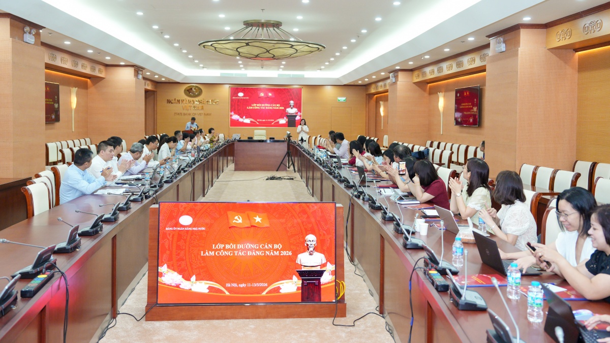 Nâng cao năng lực thực tiễn và nghiệp vụ công tác Đảng cho cán bộ cấp ủy