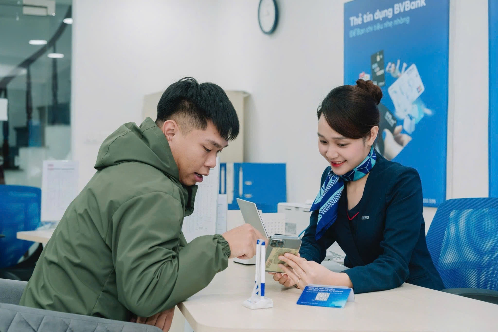 Hộ kinh doanh tiện lợi hơn khi mở tài khoản trên ứng dụng Digimi của BVBank Hộ kinh doanh tiện lợi hơn khi mở tài khoản trên ứng dụng Digimi của BVBank