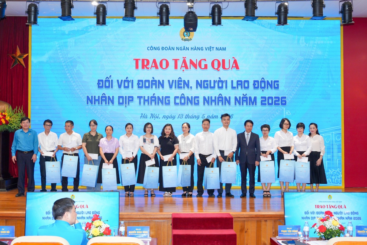 Tặng quà cho đoàn viên, người lao động Công đoàn Agribank nhân dịp Tháng Công nhân năm 2026 Tặng quà cho đoàn viên, người lao động Công đoàn Agribank nhân dịp Tháng Công nhân năm 2026