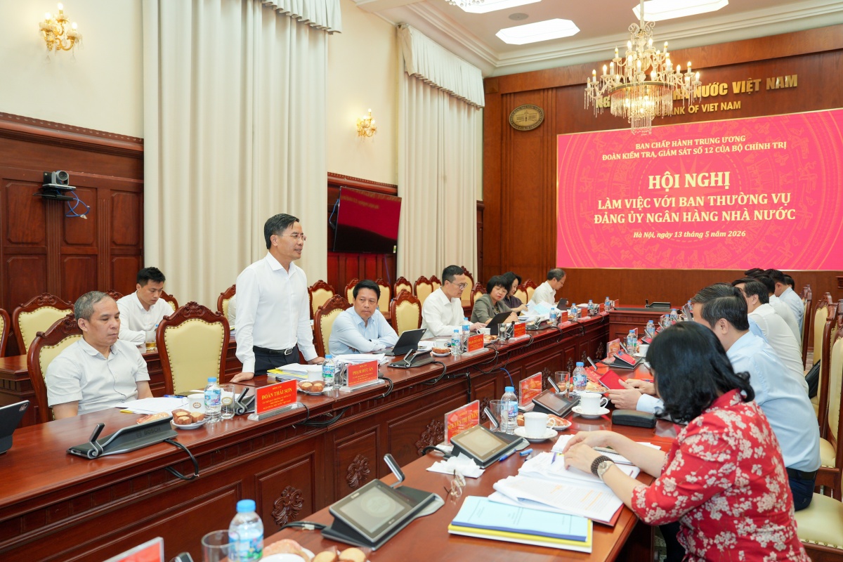 Đoàn Kiểm tra, giám sát số 12 của Bộ Chính trị làm việc với Ban Thường vụ Đảng ủy NHNN