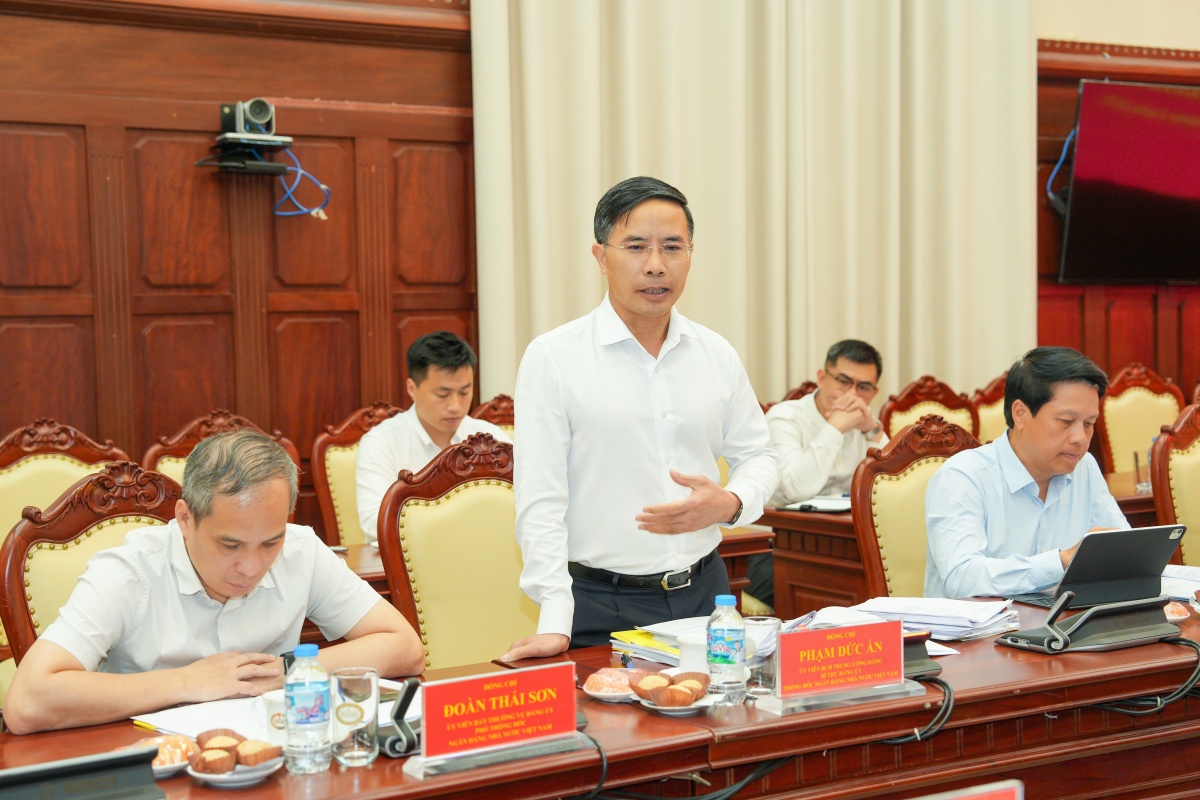 Đoàn Kiểm tra, giám sát số 12 của Bộ Chính trị làm việc với Ban Thường vụ Đảng ủy NHNN