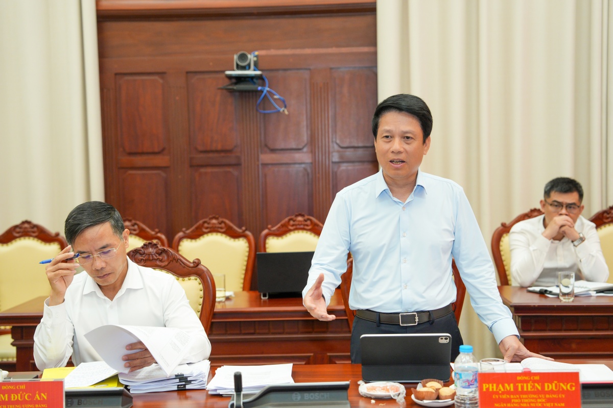 Đoàn Kiểm tra, giám sát số 12 của Bộ Chính trị làm việc với Ban Thường vụ Đảng ủy NHNN
