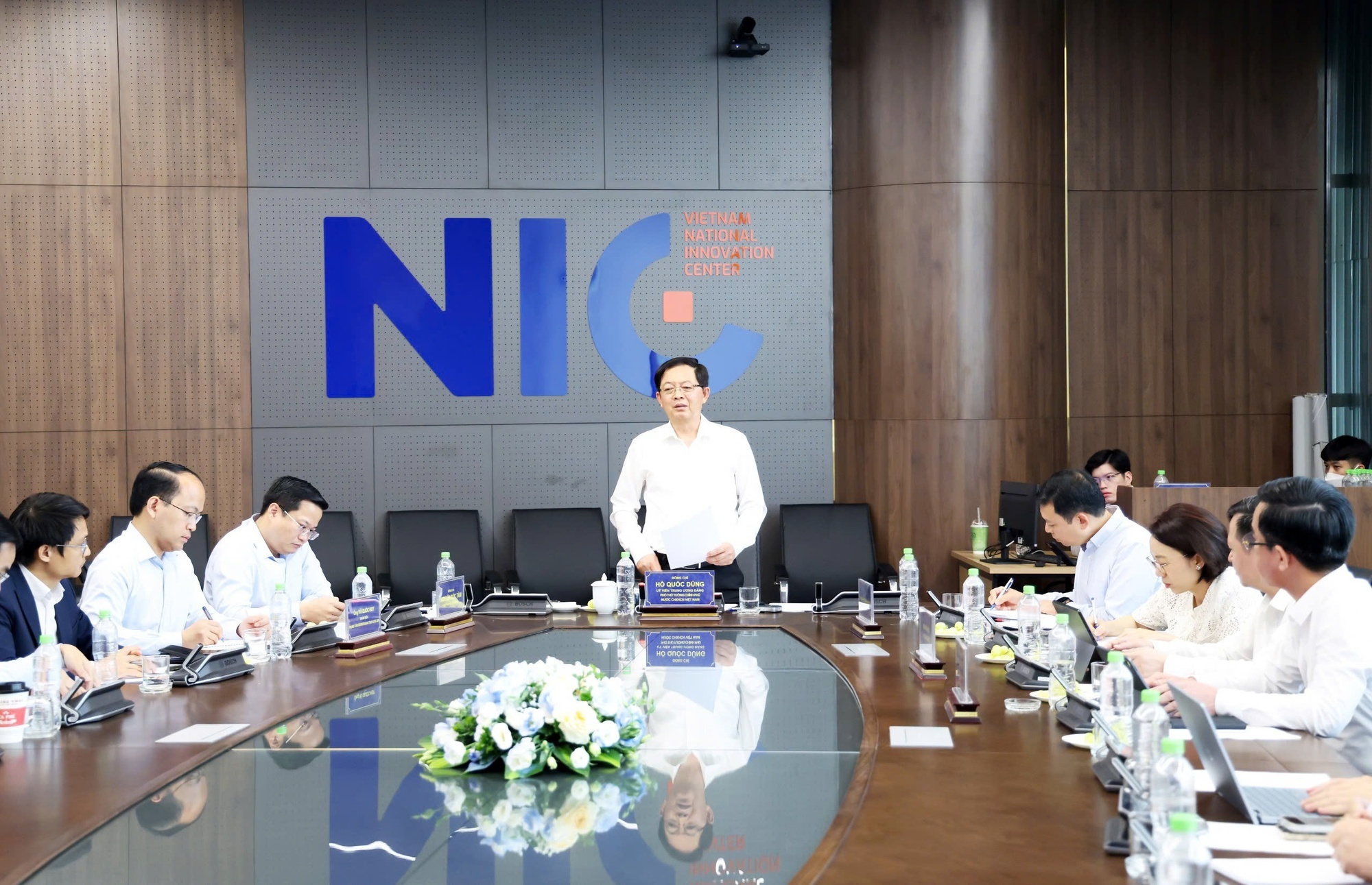 Phó Thủ tướng Hồ Quốc Dũng thăm và làm việc với Trung tâm Đổi mới sáng tạo Quốc gia - Ảnh: VGP/Gia Huy Phó Thủ tướng Hồ Quốc Dũng thăm và làm việc với Trung tâm Đổi mới sáng tạo Quốc gia - Ảnh: VGP/Gia Huy