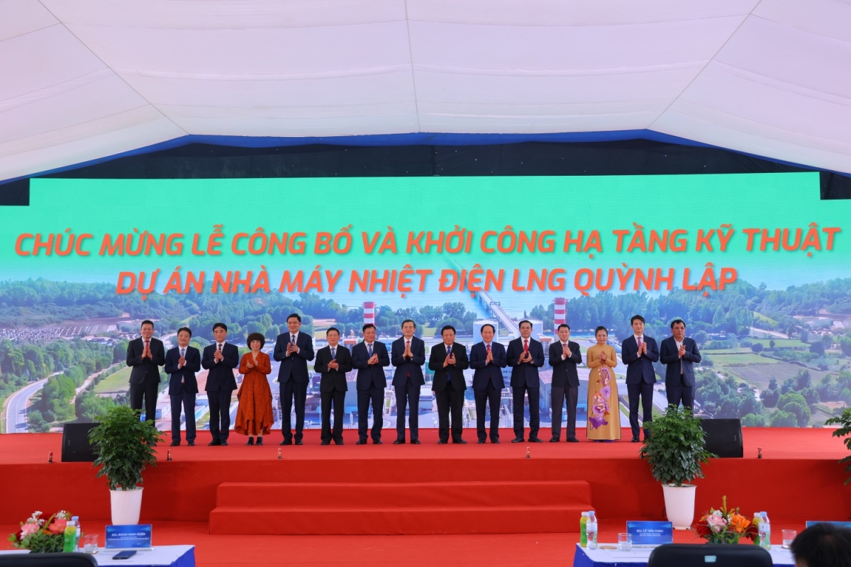 Cac dai bieu thuc hien nghi thuc khoi cong ha tang ky thuat du an NMD LNG Quynh Lap