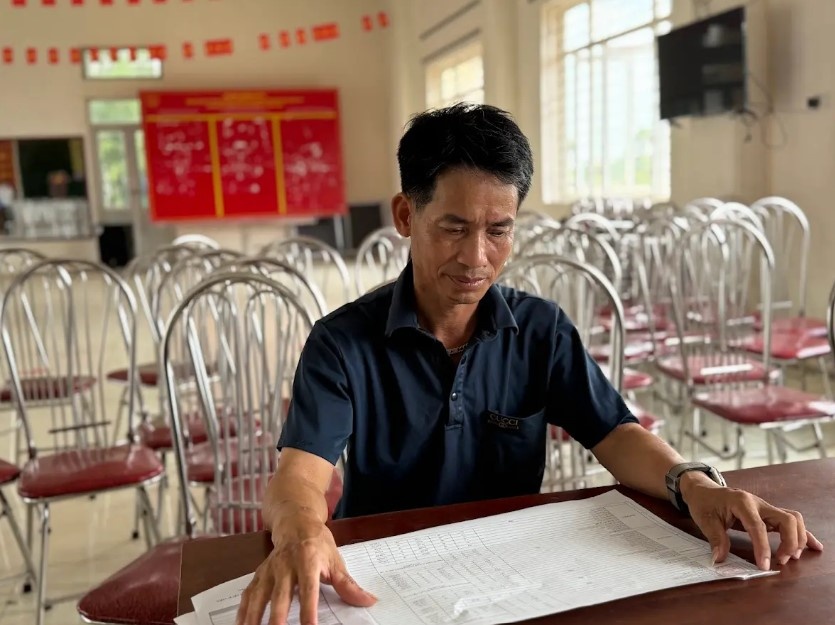 Ông Khiển mong muốn Vingroup sẽ tiếp tục hỗ trợ, đào tạo người lao động để nhanh chóng làm quen với môi trường lao động chuyên nghiệp, hiện đại Ông Khiển mong muốn Vingroup sẽ tiếp tục hỗ trợ, đào tạo người lao động để nhanh chóng làm quen với môi trường lao động chuyên nghiệp, hiện đại