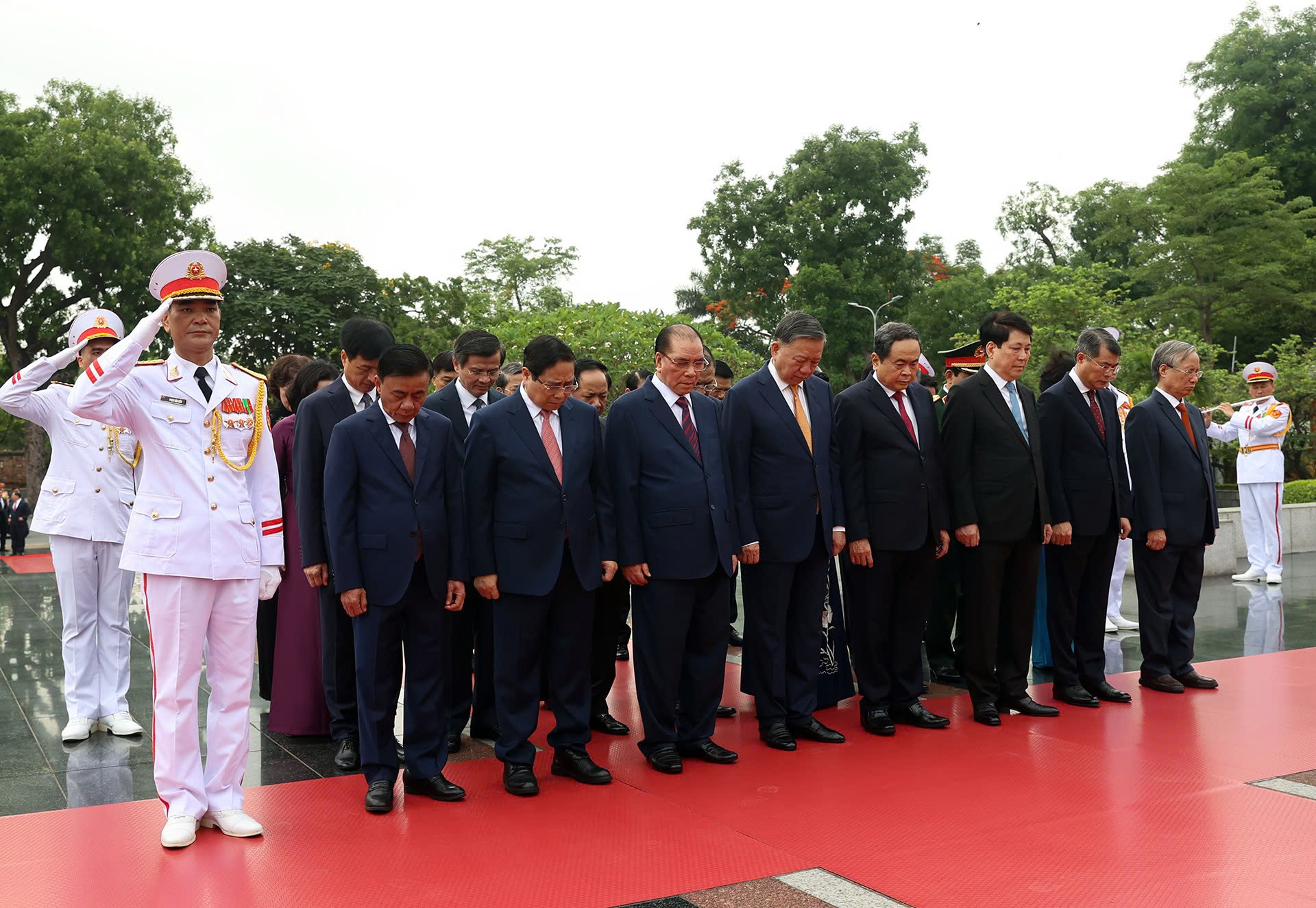 Lãnh đạo Đảng, Nhà nước vào Lăng viếng Chủ tịch Hồ Chí Minh- Ảnh 8.