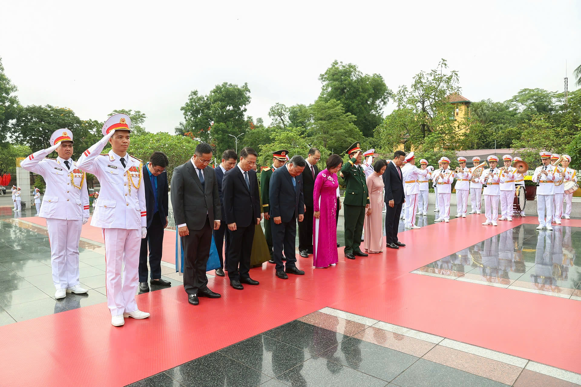 Lãnh đạo Đảng, Nhà nước vào Lăng viếng Chủ tịch Hồ Chí Minh- Ảnh 12.