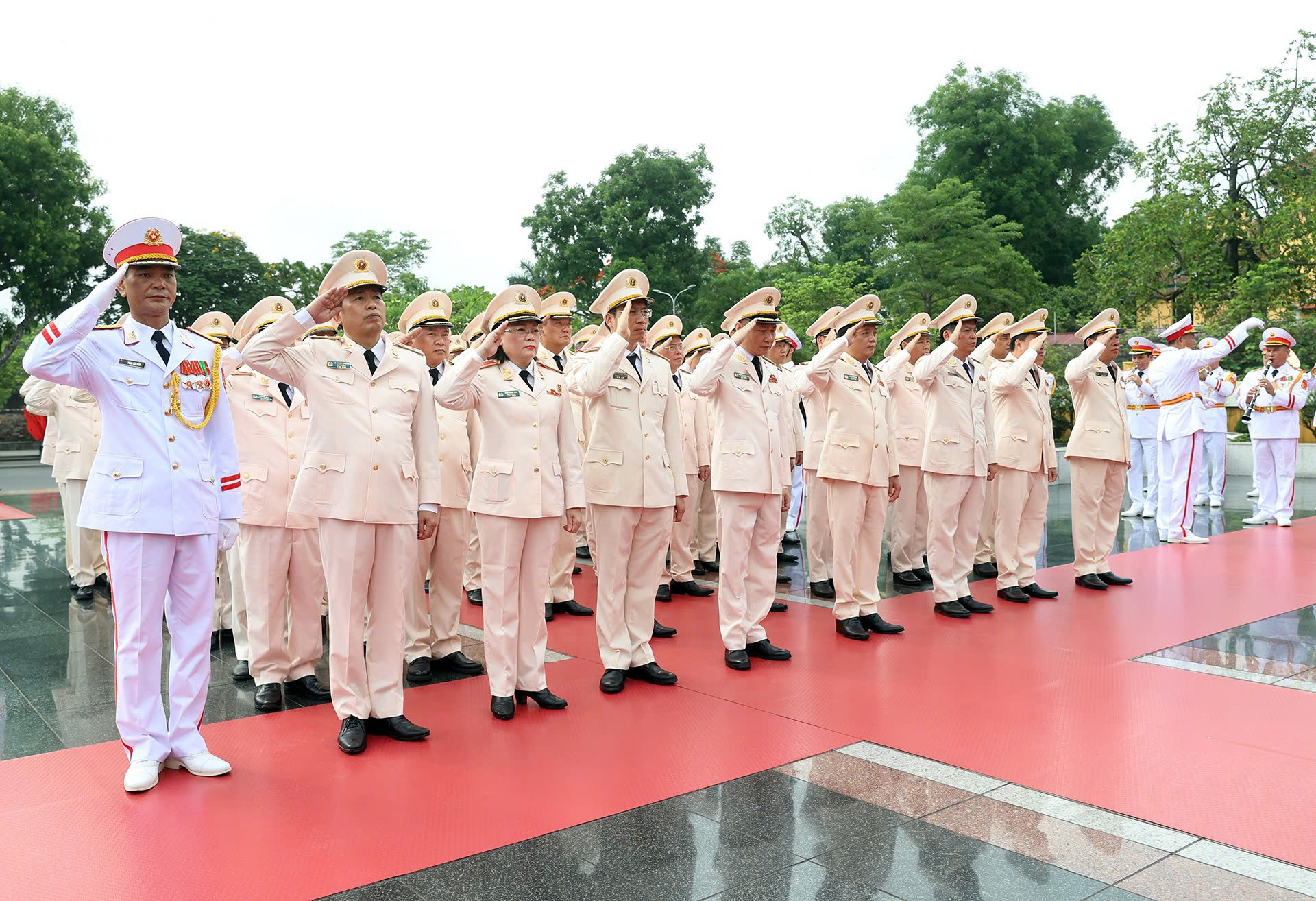 Lãnh đạo Đảng, Nhà nước vào Lăng viếng Chủ tịch Hồ Chí Minh- Ảnh 10.