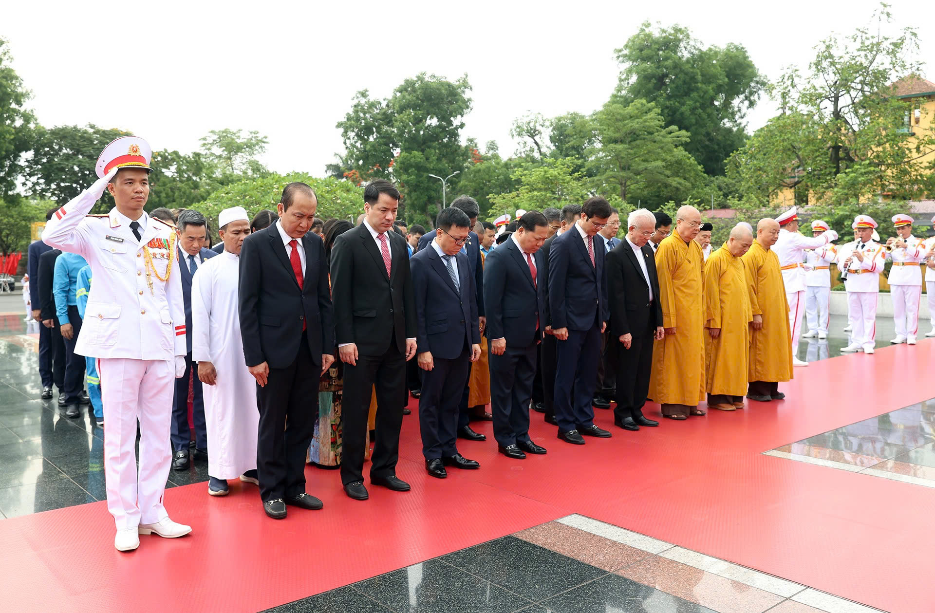 Lãnh đạo Đảng, Nhà nước vào Lăng viếng Chủ tịch Hồ Chí Minh- Ảnh 11.